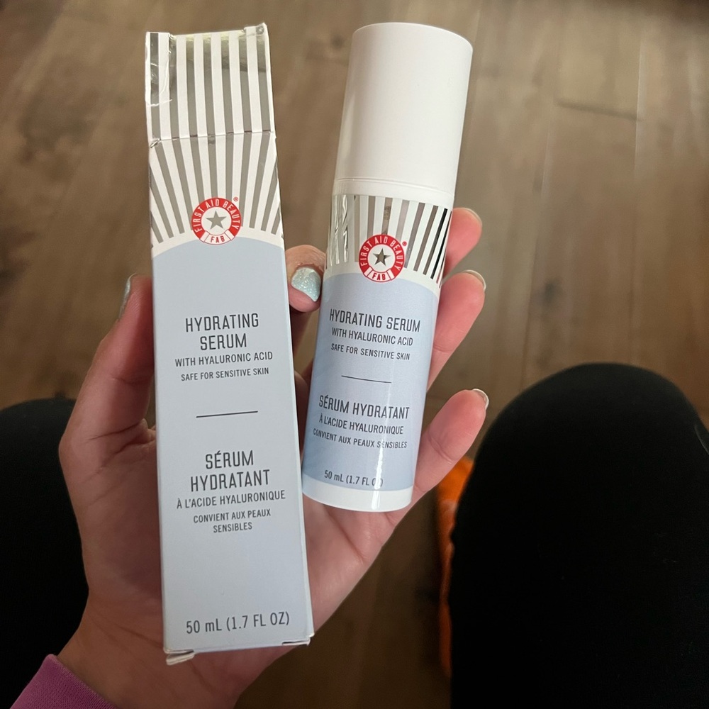 NWT First Aid Beauty hydrating Serum